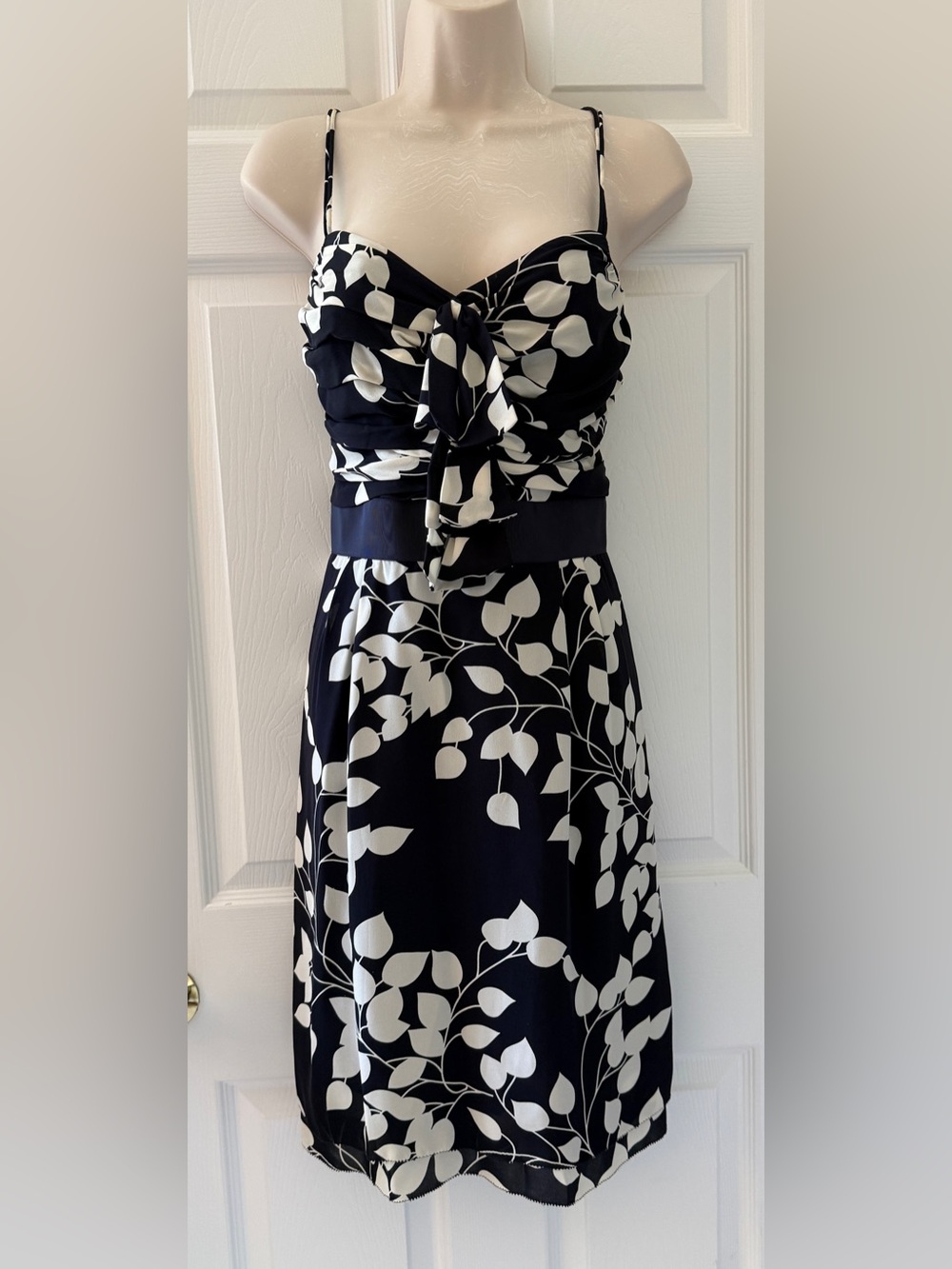 Tory Burch 🍃Leaf Print Dress Navy Blue & White Leaves Silk Size 8 *EUC*